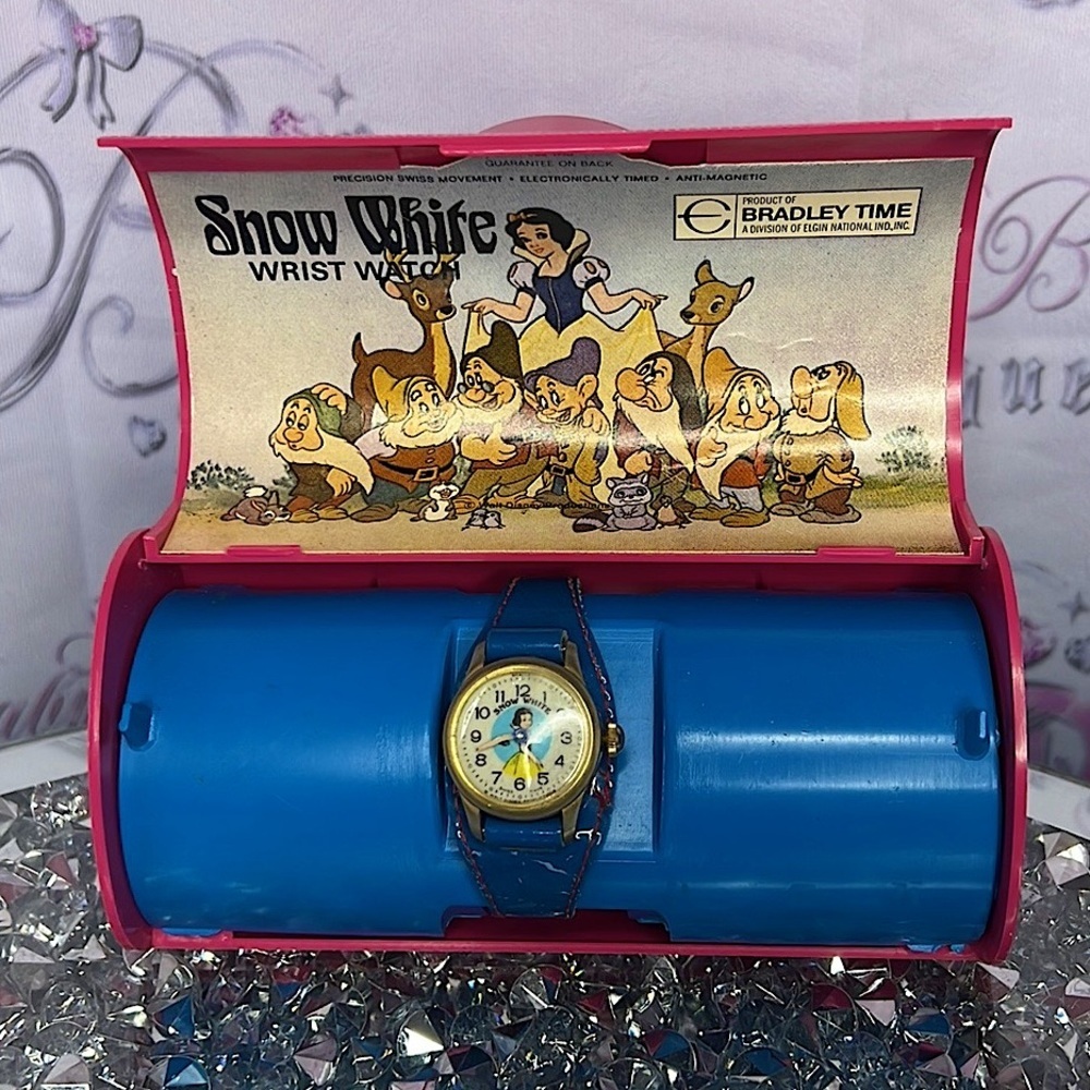 Snow white watch 1973 vintage Disney Bradley time clock bracelet vintage collect
